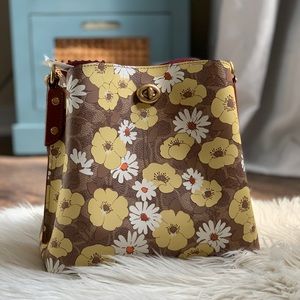Coach Willow Bucket Bag In Signature Canvas With Floral Print NWT